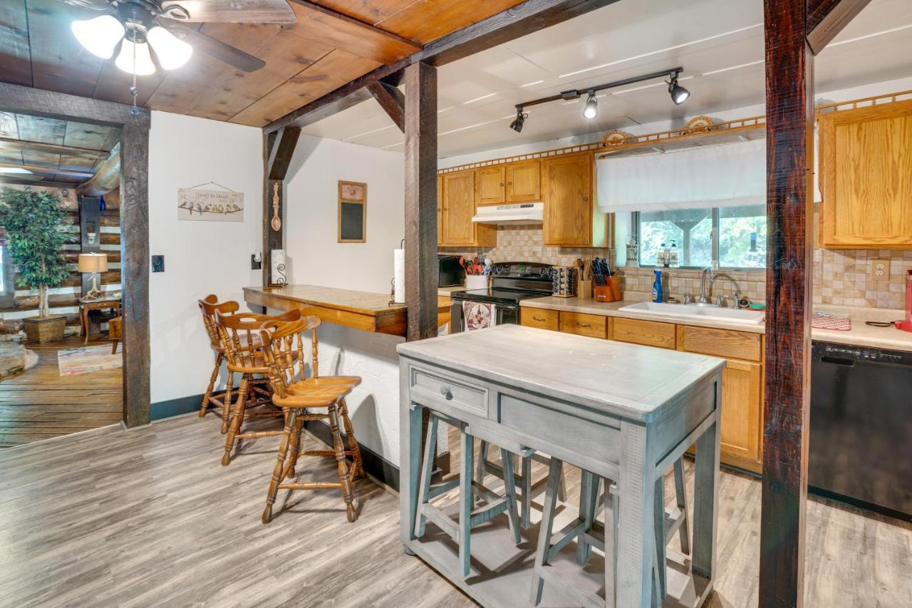 French Lick Getaway With Deck, Grill And Fire Pit! Vila Exterior foto