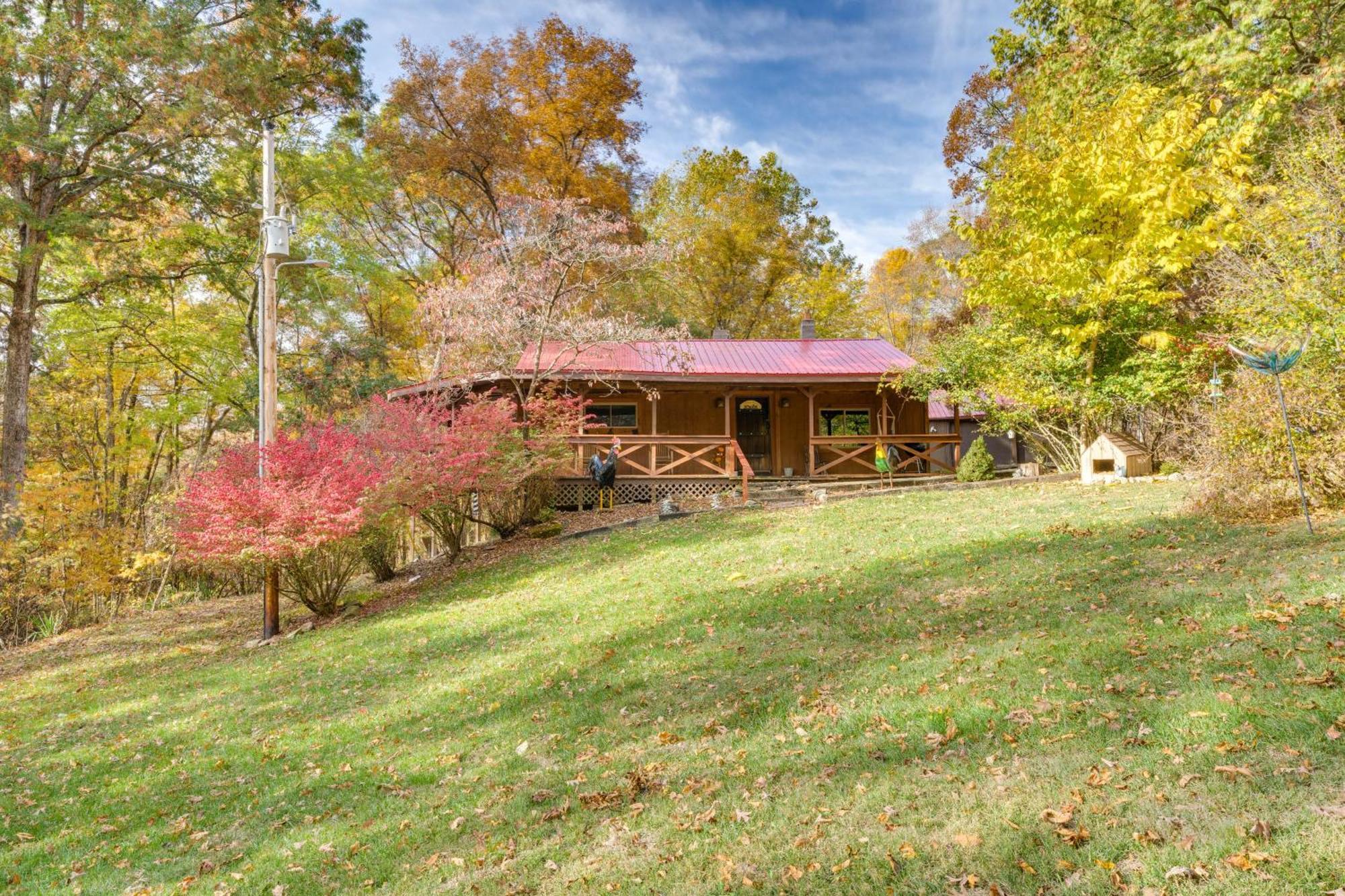 French Lick Getaway With Deck, Grill And Fire Pit! Vila Exterior foto