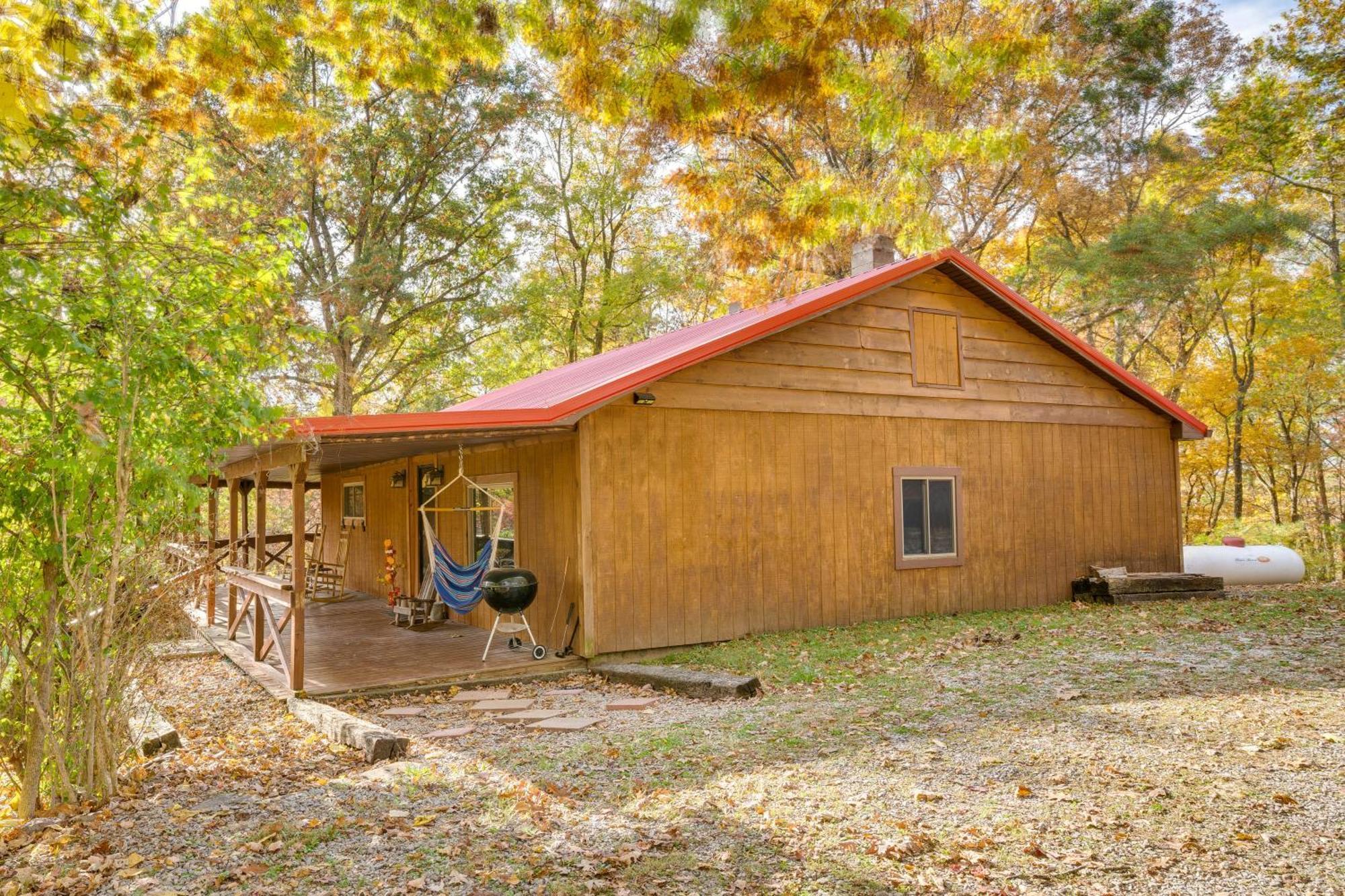 French Lick Getaway With Deck, Grill And Fire Pit! Vila Exterior foto