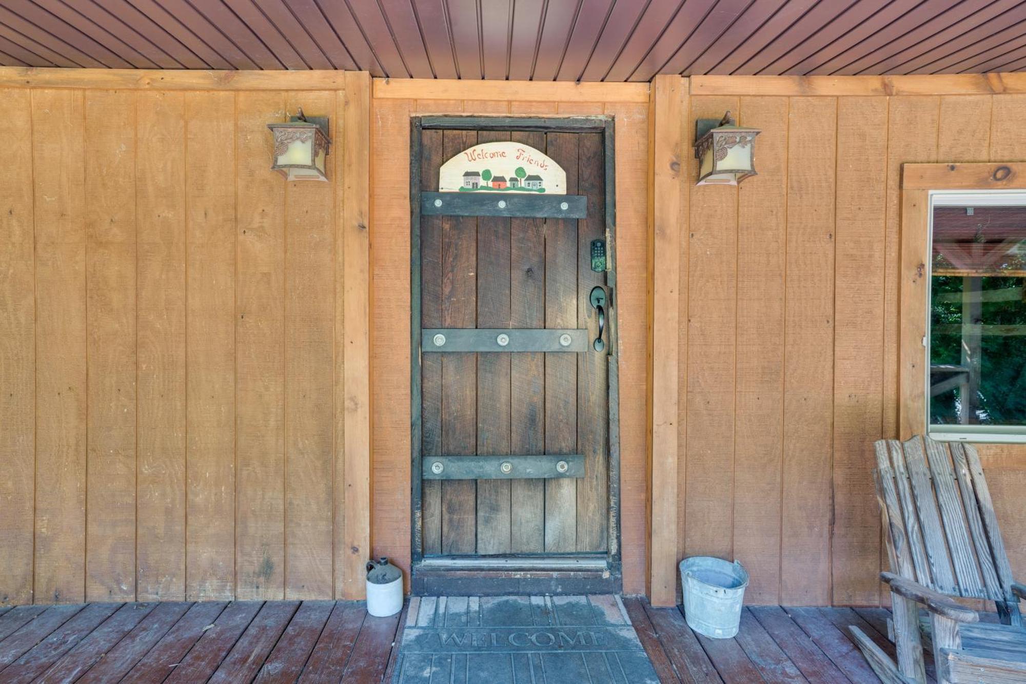 French Lick Getaway With Deck, Grill And Fire Pit! Vila Exterior foto